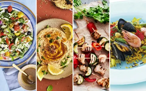 Fyra bilder som visar olika medelhavskost recept: grekisk sallad, hummus, kycklingspett och paella med skaldjur.